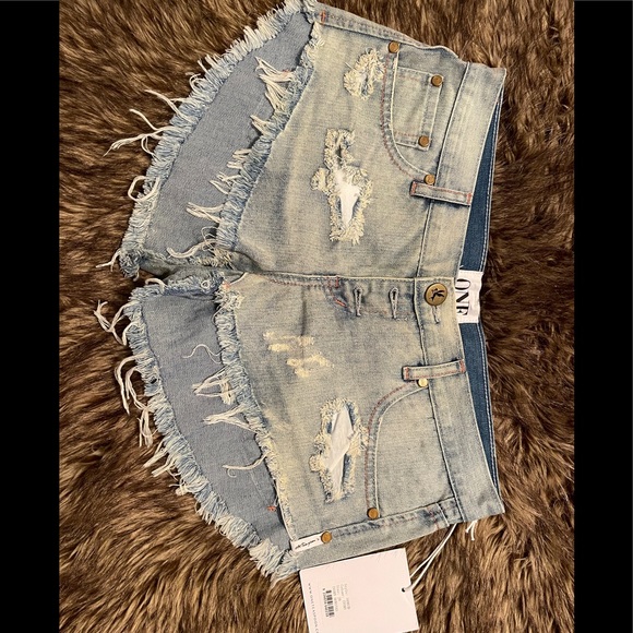 New OneTeaspoon Bonitas Shorts - Picture 1 of 3